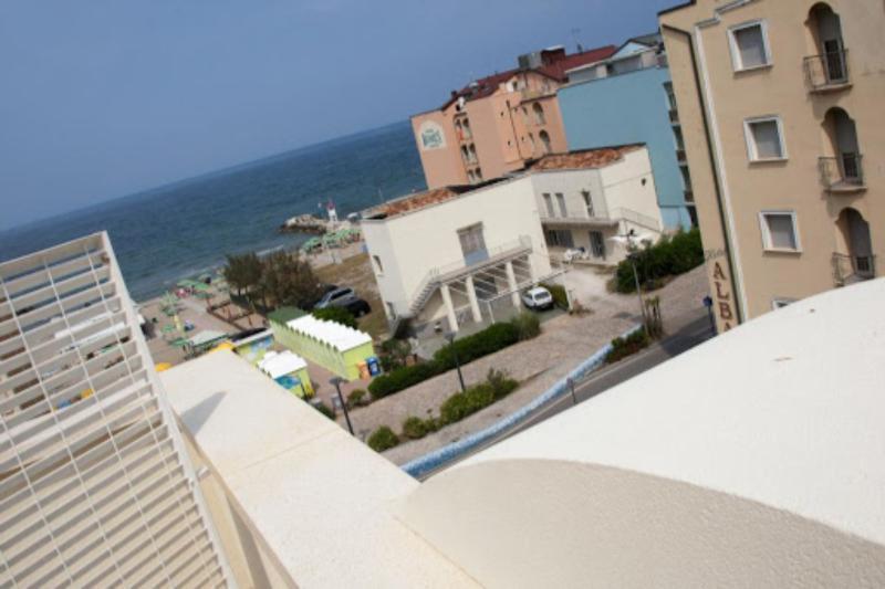 Hotel Merano Misano Adriatico Exterior photo